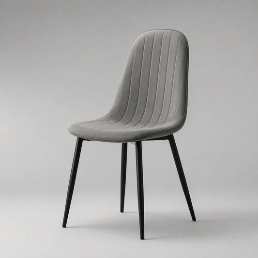 Sedia da pranzo 50x55x85 cm rivestimento in tessuto poliestere grigio schienale con cuciture verticali gambe in metallo nero struttura a quattro gambe design moderno